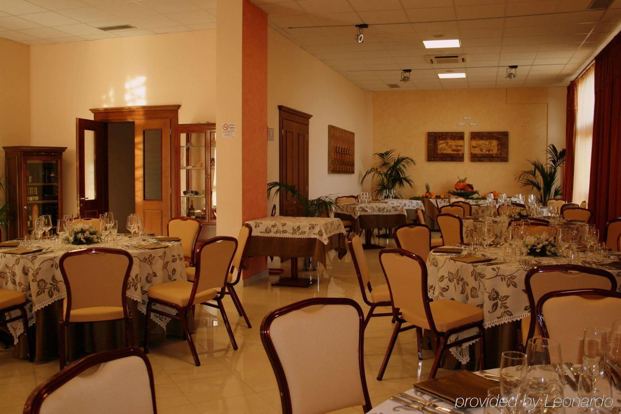 Hotel Villa Mokarta Salemi Удобства фото