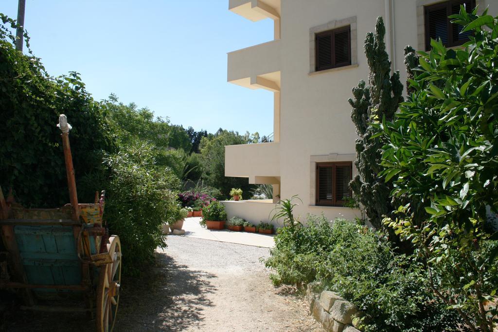 Hotel Villa Mokarta Salemi Экстерьер фото